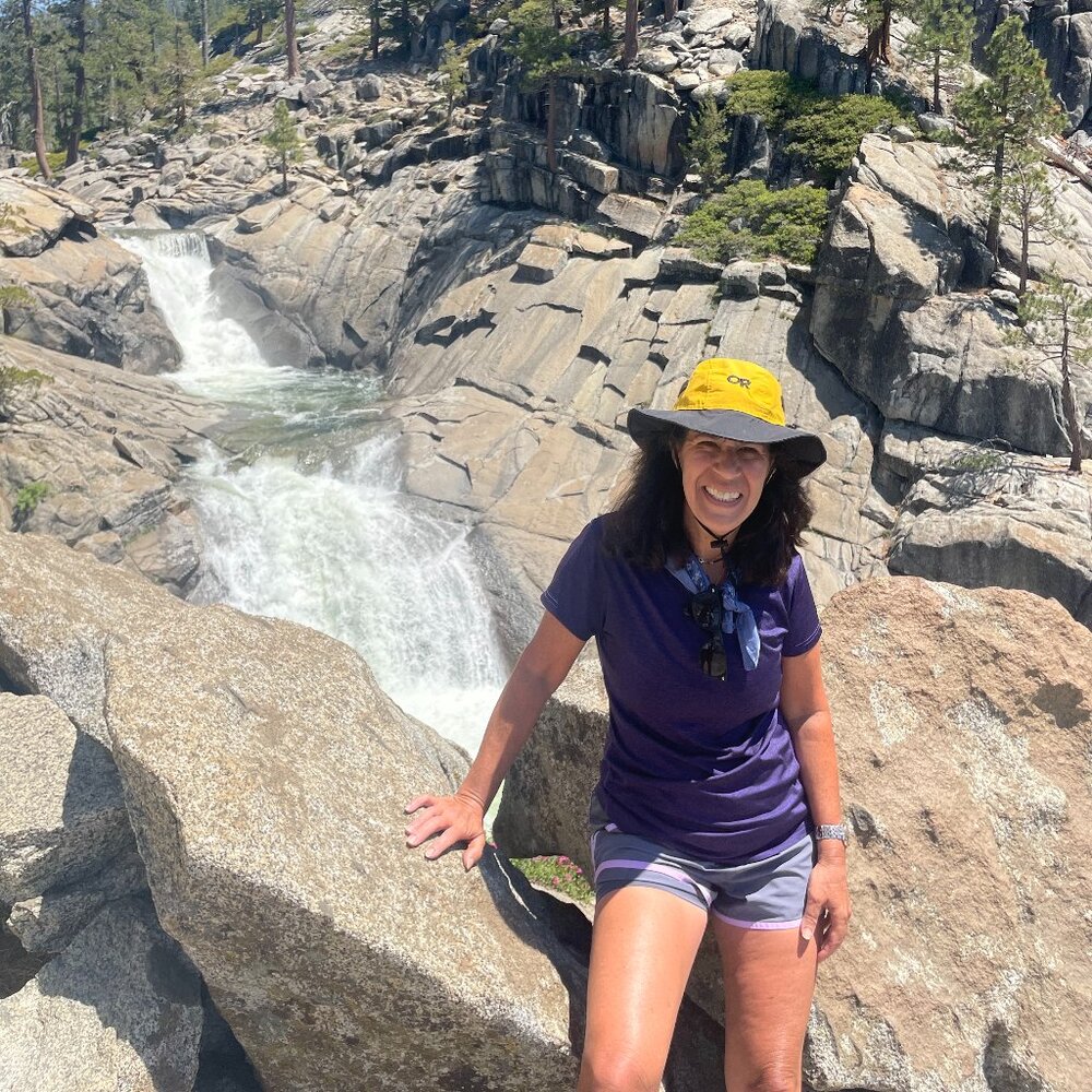 Meet your Posher, Dana